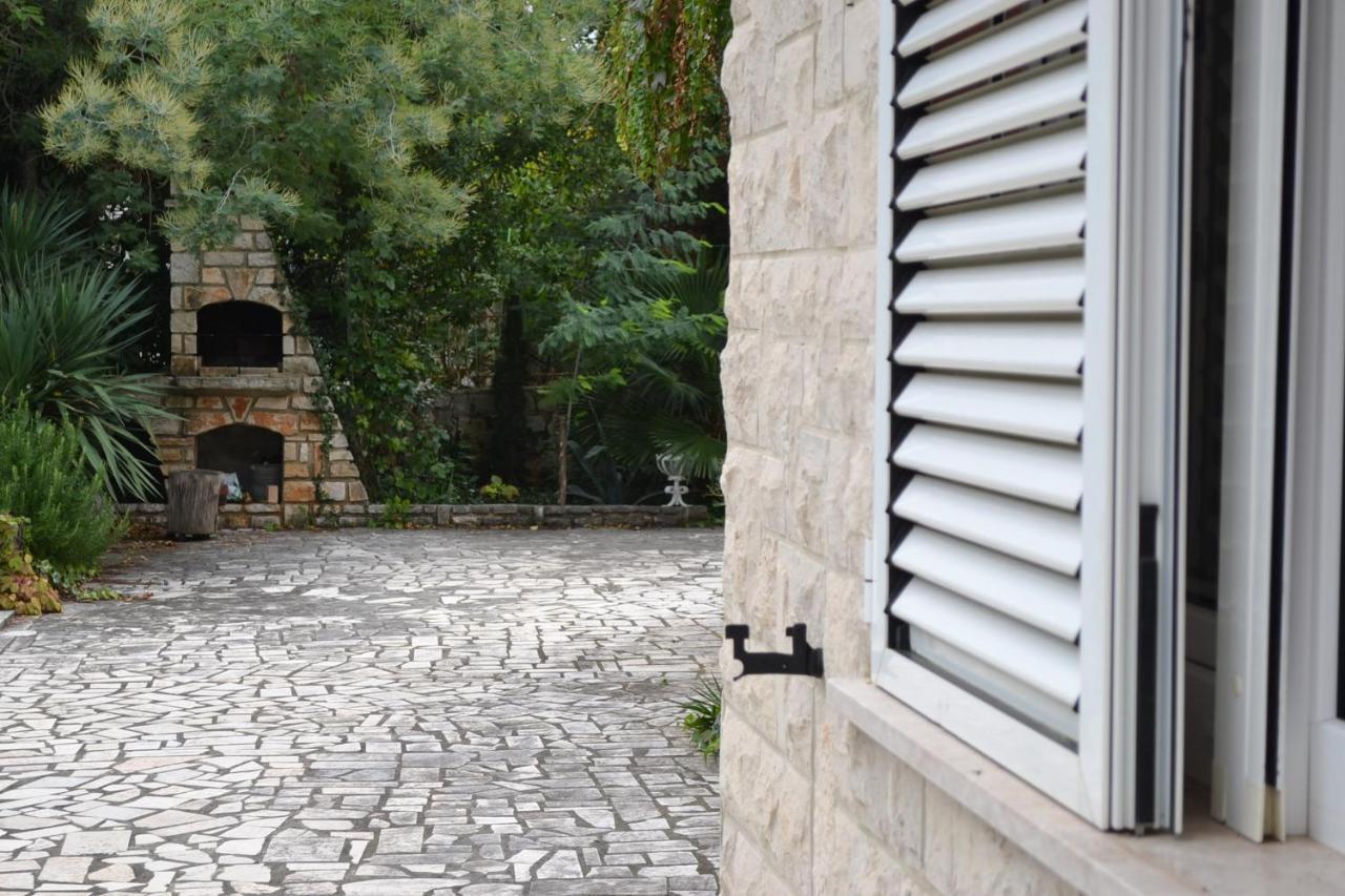 Villa Edward Premantura Exterior photo