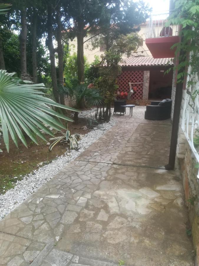 Villa Edward Premantura Exterior photo