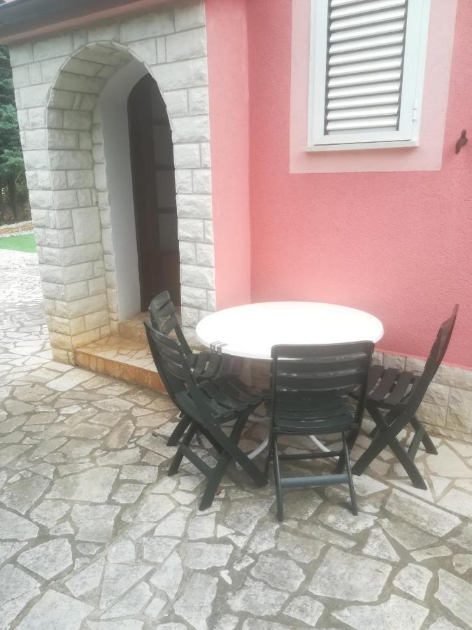 Villa Edward Premantura Exterior photo